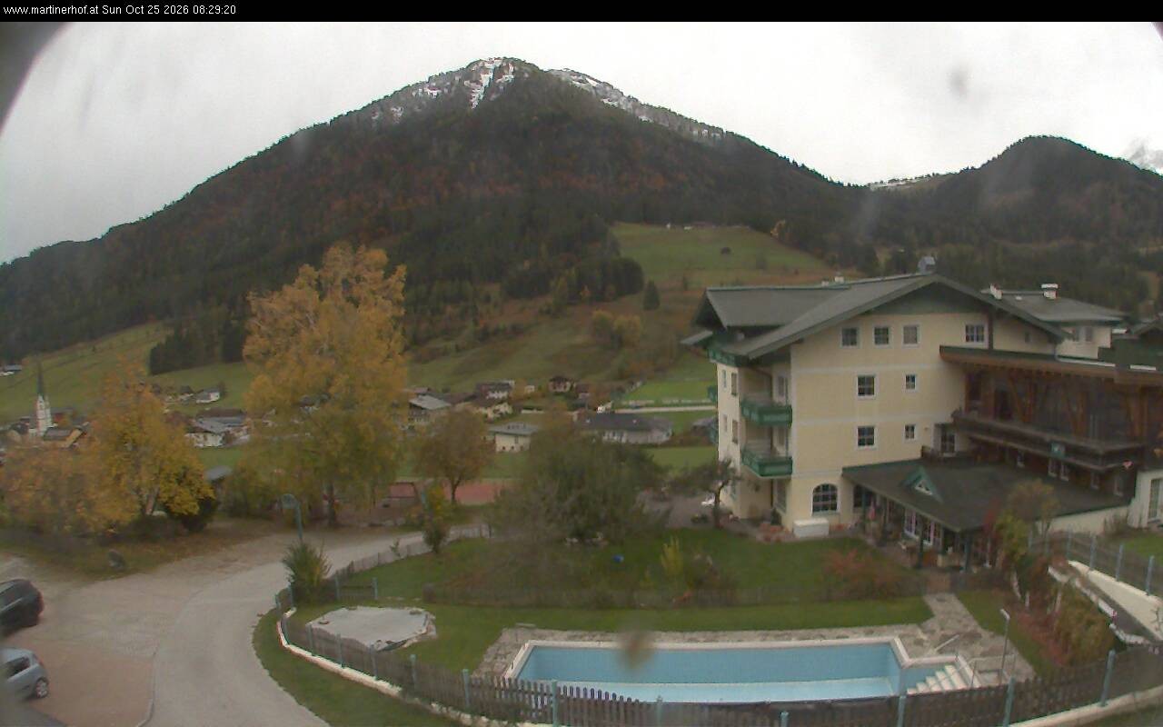 Archived image Webcam features a view of the Tennergebirge mountains