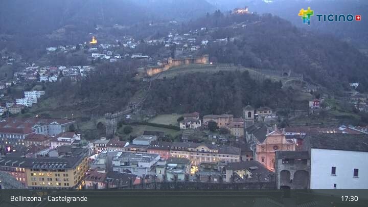 Archiv Foto Webcam Bellinzona - Castelgrande