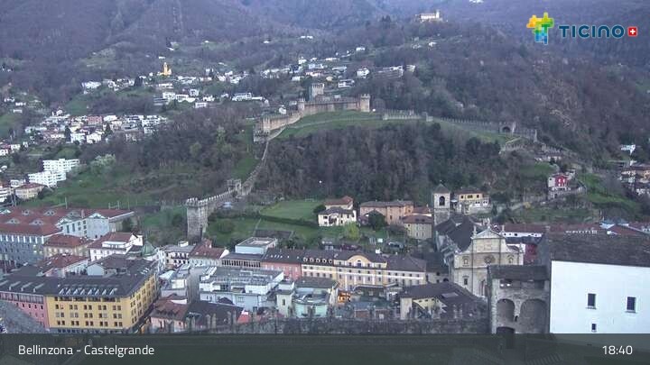 Archiv Foto Webcam Bellinzona - Castelgrande
