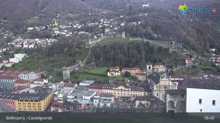 Archiv Foto Webcam Bellinzona - Castelgrande