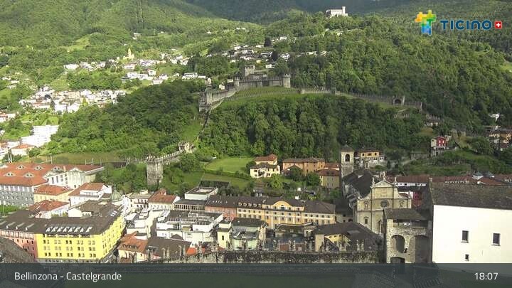Archiv Foto Webcam Bellinzona - Castelgrande