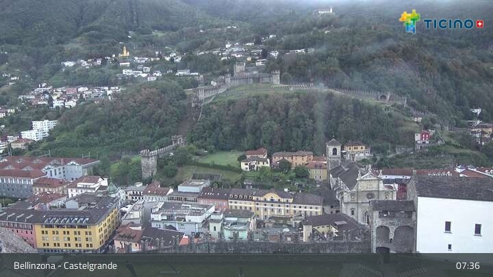 Archiv Foto Webcam Bellinzona - Castelgrande