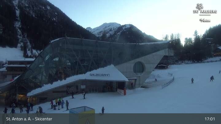 Archived image Webcam Base Station Galzigbahn