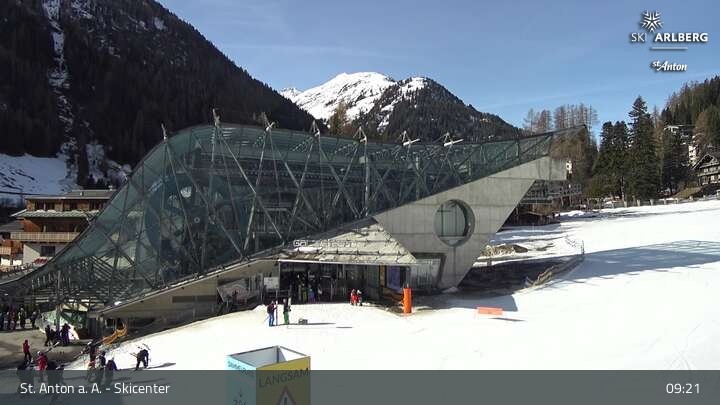 Archived image Webcam Base Station Galzigbahn