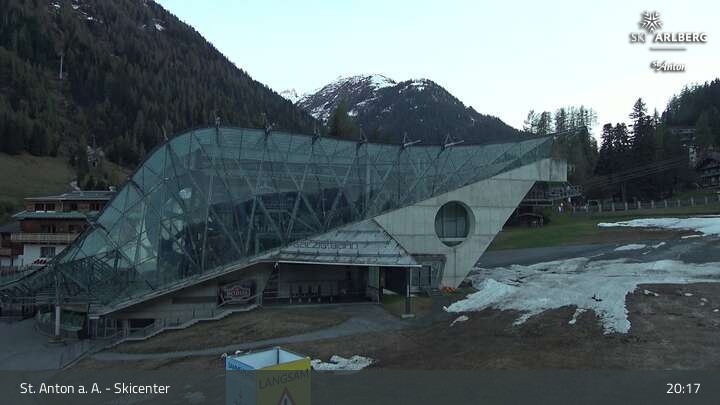 Archived image Webcam Base Station Galzigbahn
