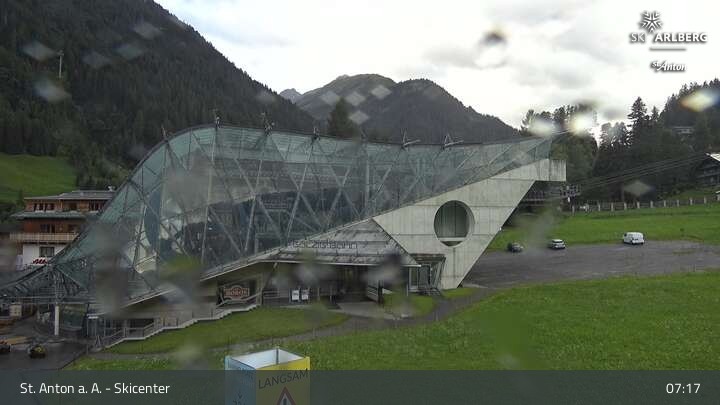 Archived image Webcam Base Station Galzigbahn