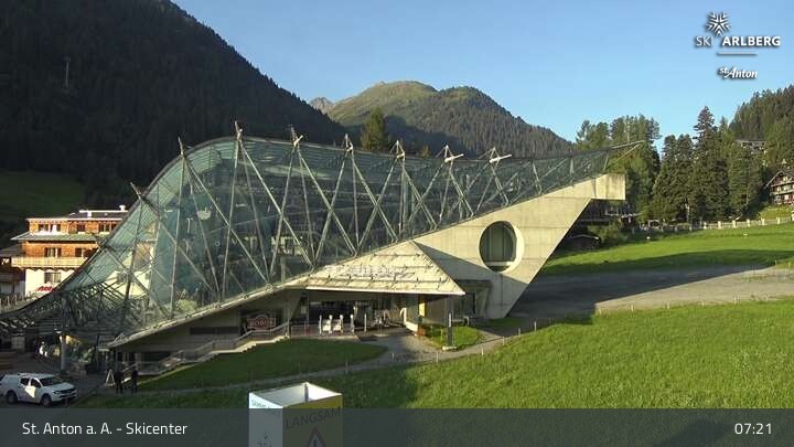 Archived image Webcam Base Station Galzigbahn