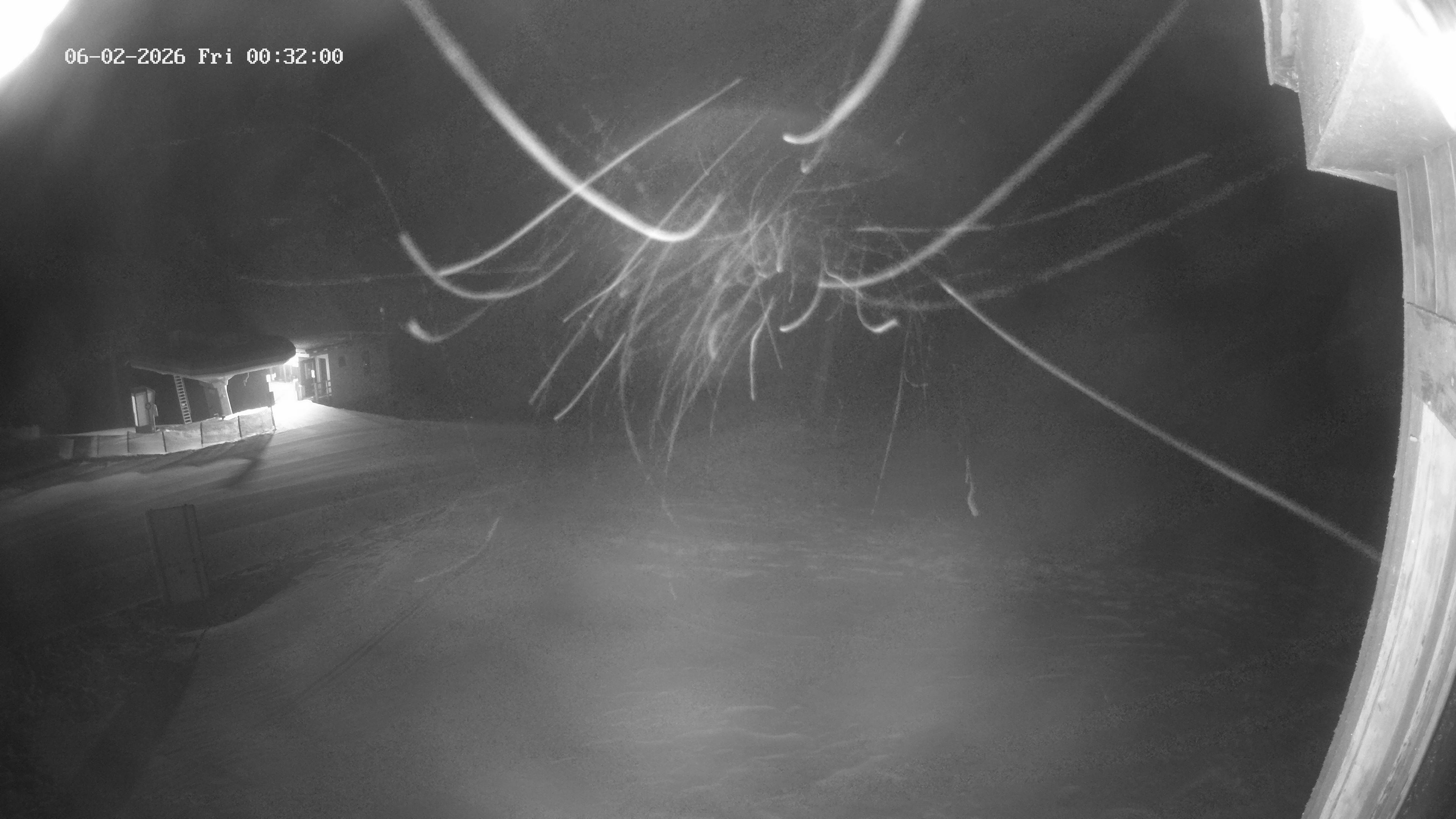 Archived image Webcam Upper Station of the Venetbahn in Landeck