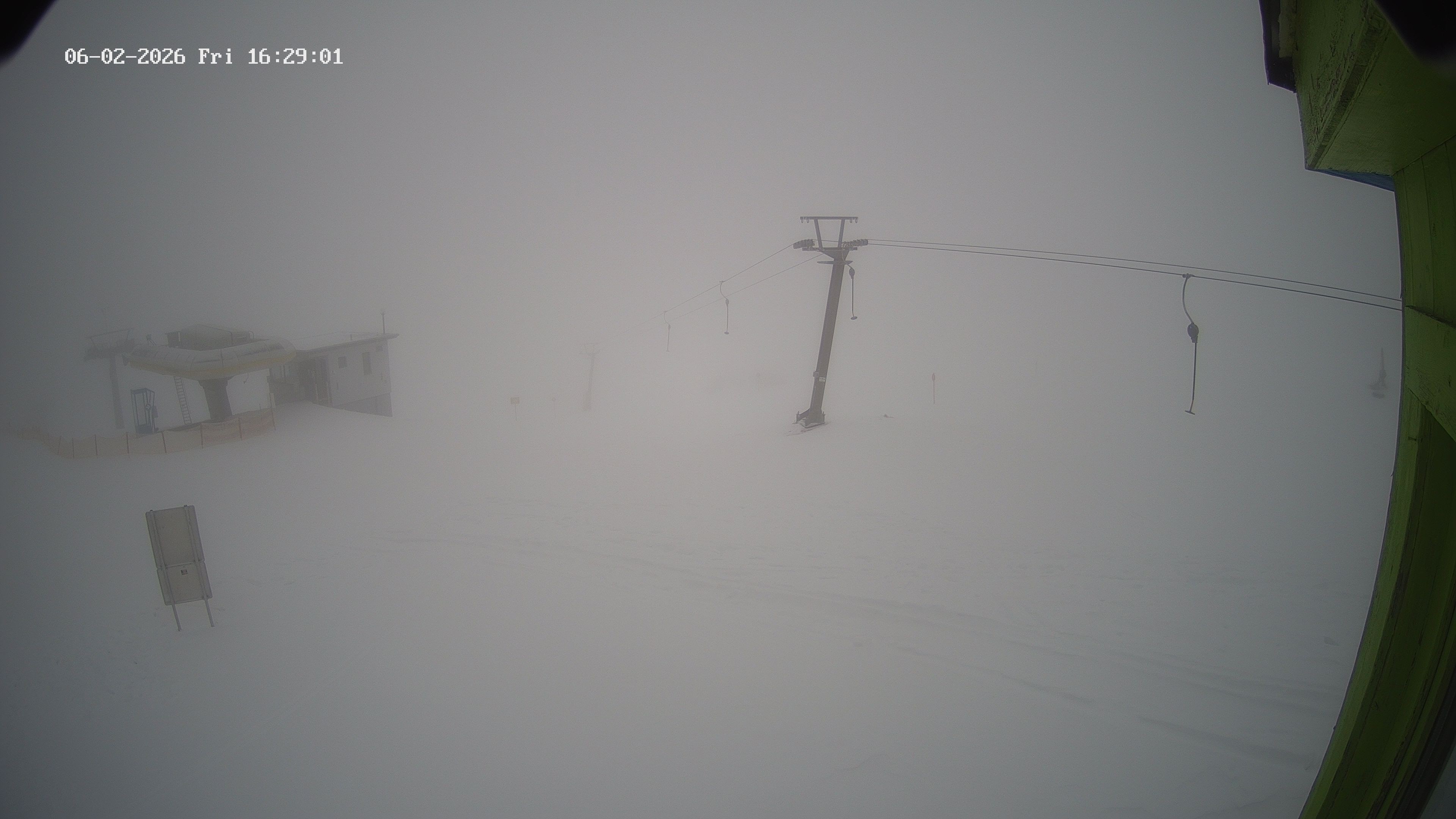 Archived image Webcam Upper Station of the Venetbahn in Landeck