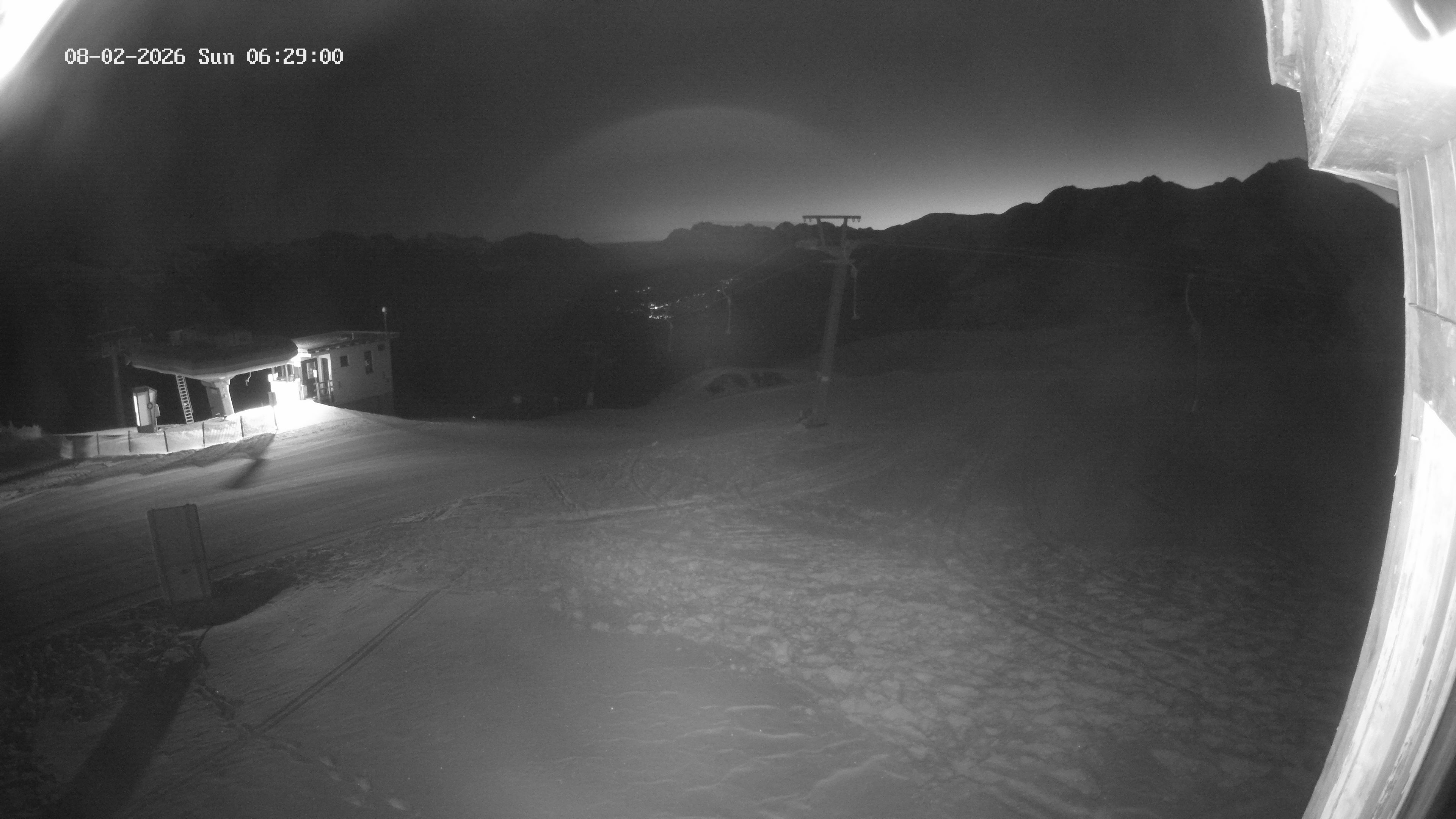 Archived image Webcam Upper Station of the Venetbahn in Landeck