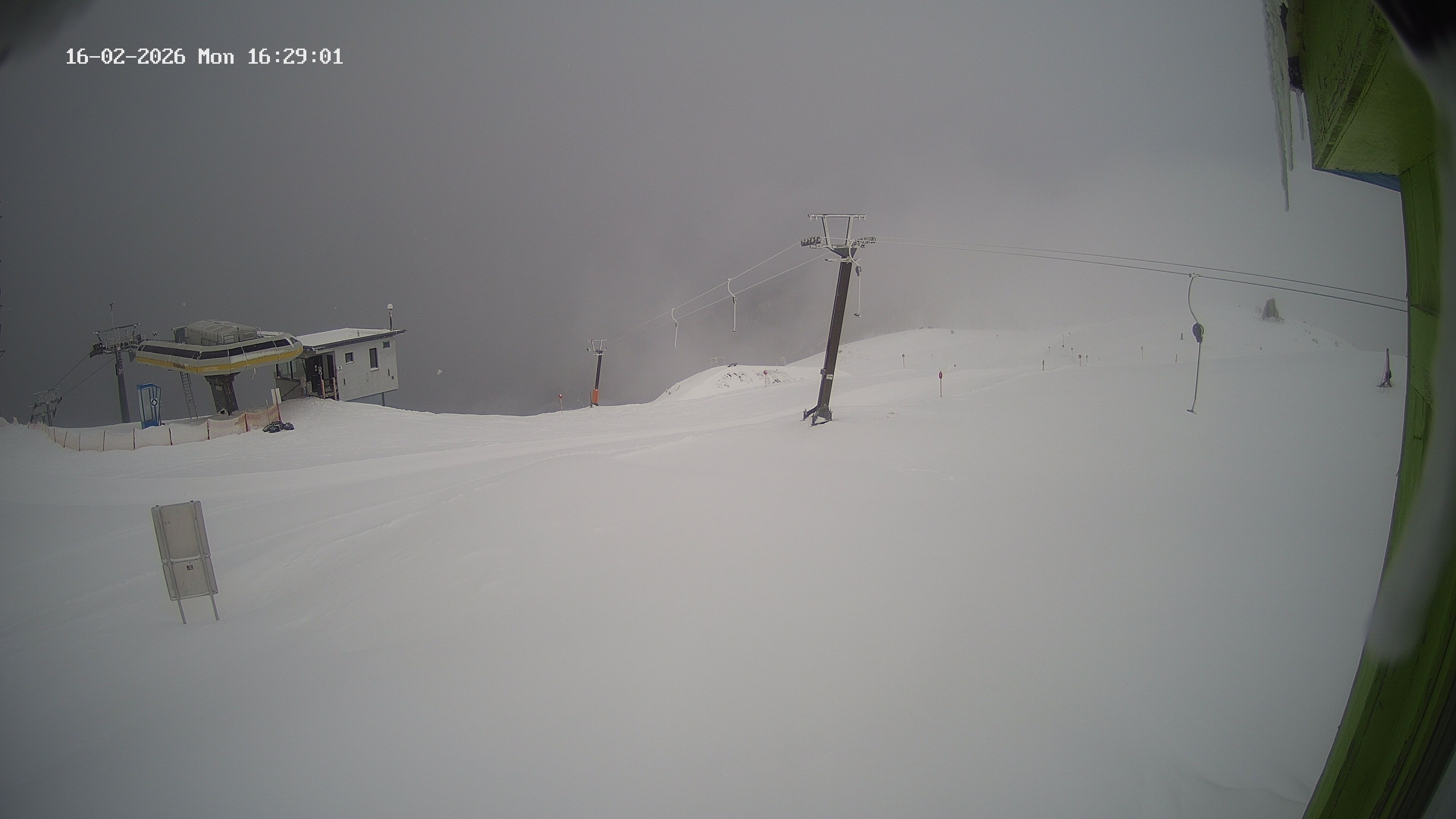 Archived image Webcam Upper Station of the Venetbahn in Landeck