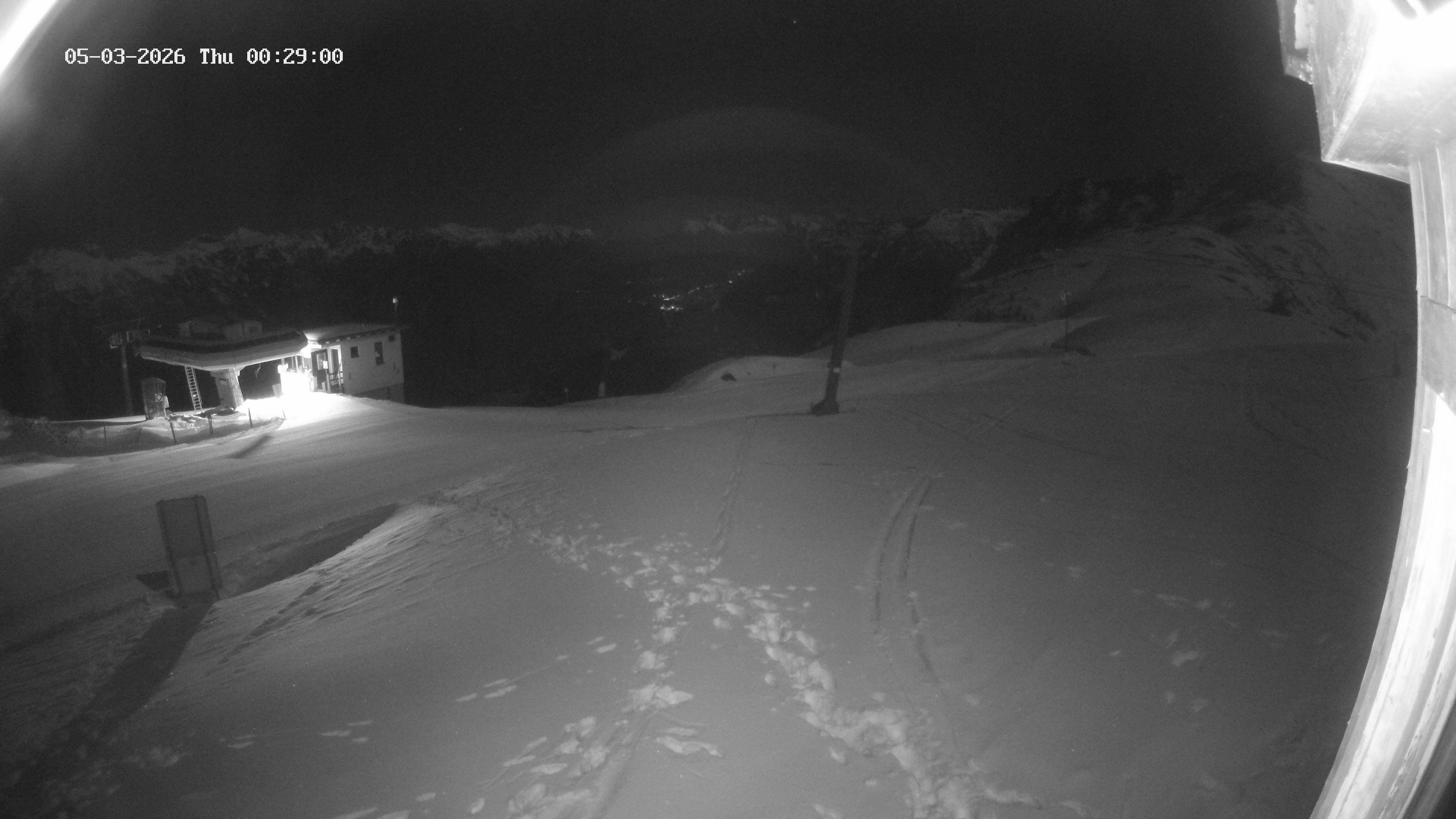 Archived image Webcam Upper Station of the Venetbahn in Landeck