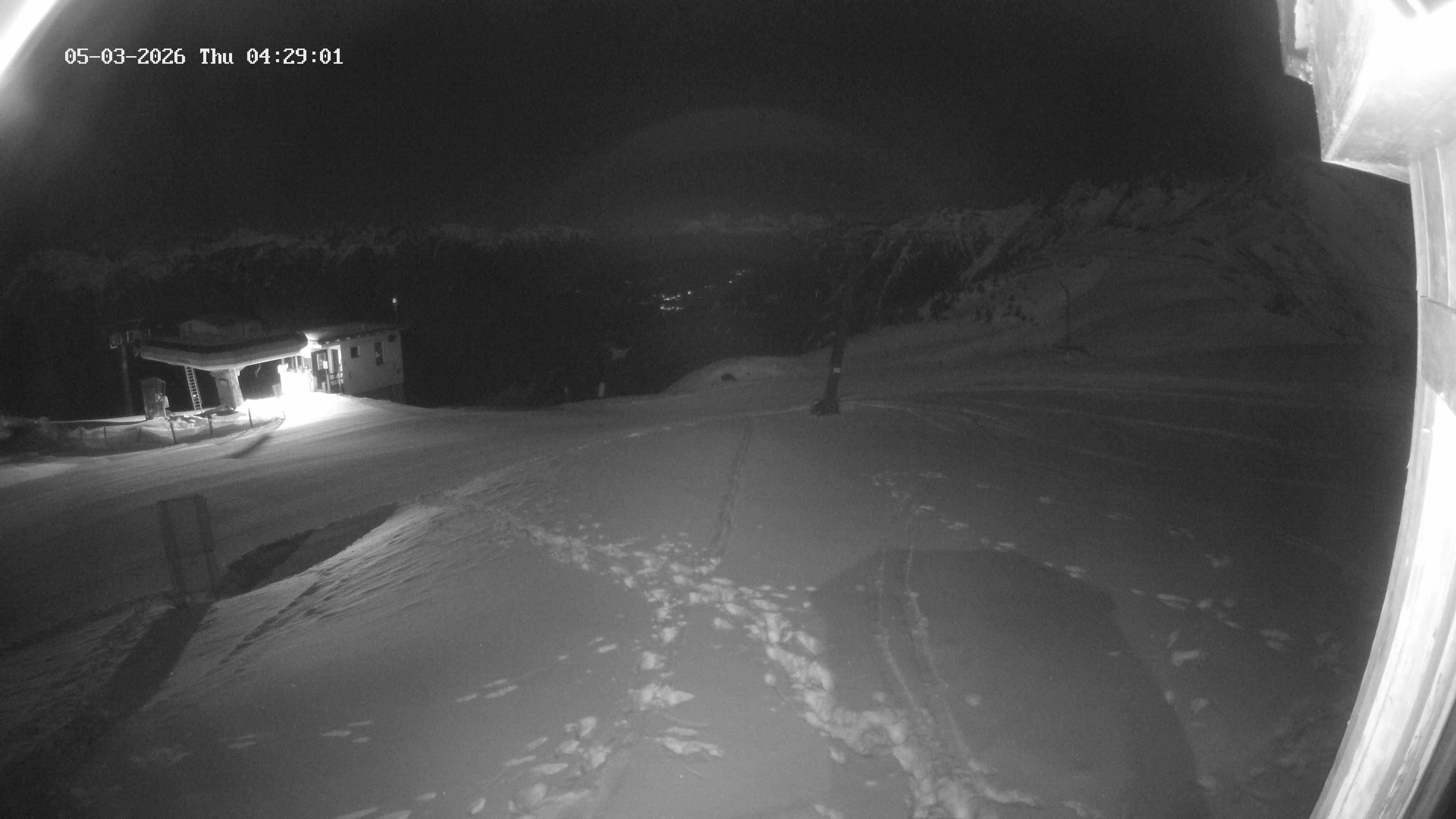 Archived image Webcam Upper Station of the Venetbahn in Landeck