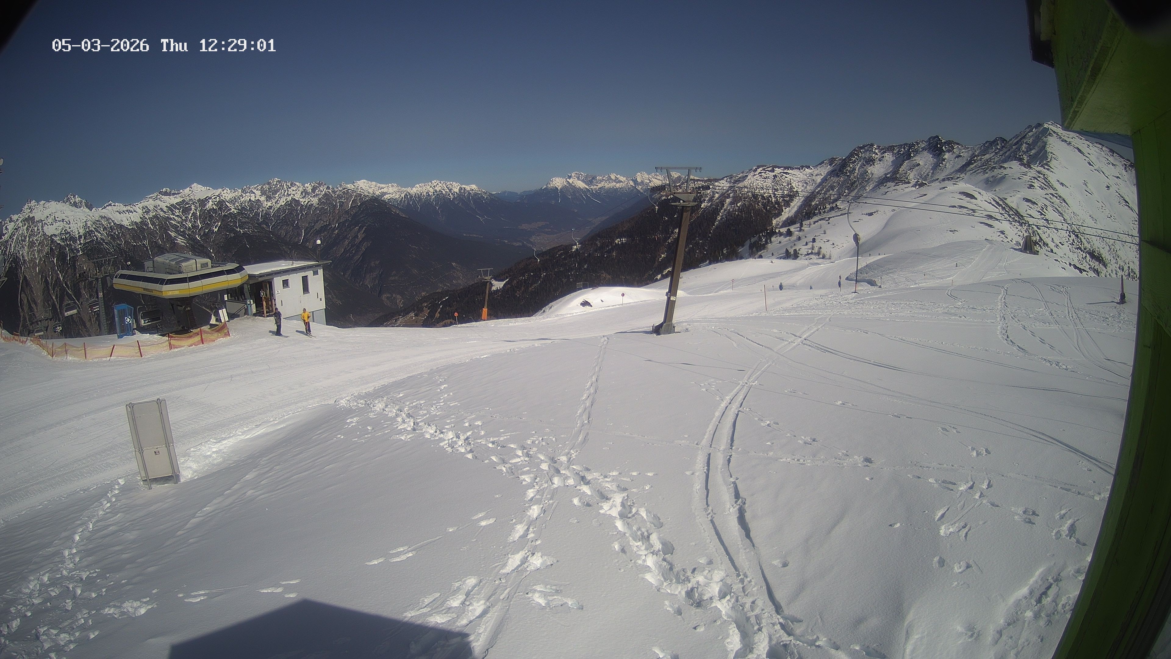 Archived image Webcam Upper Station of the Venetbahn in Landeck