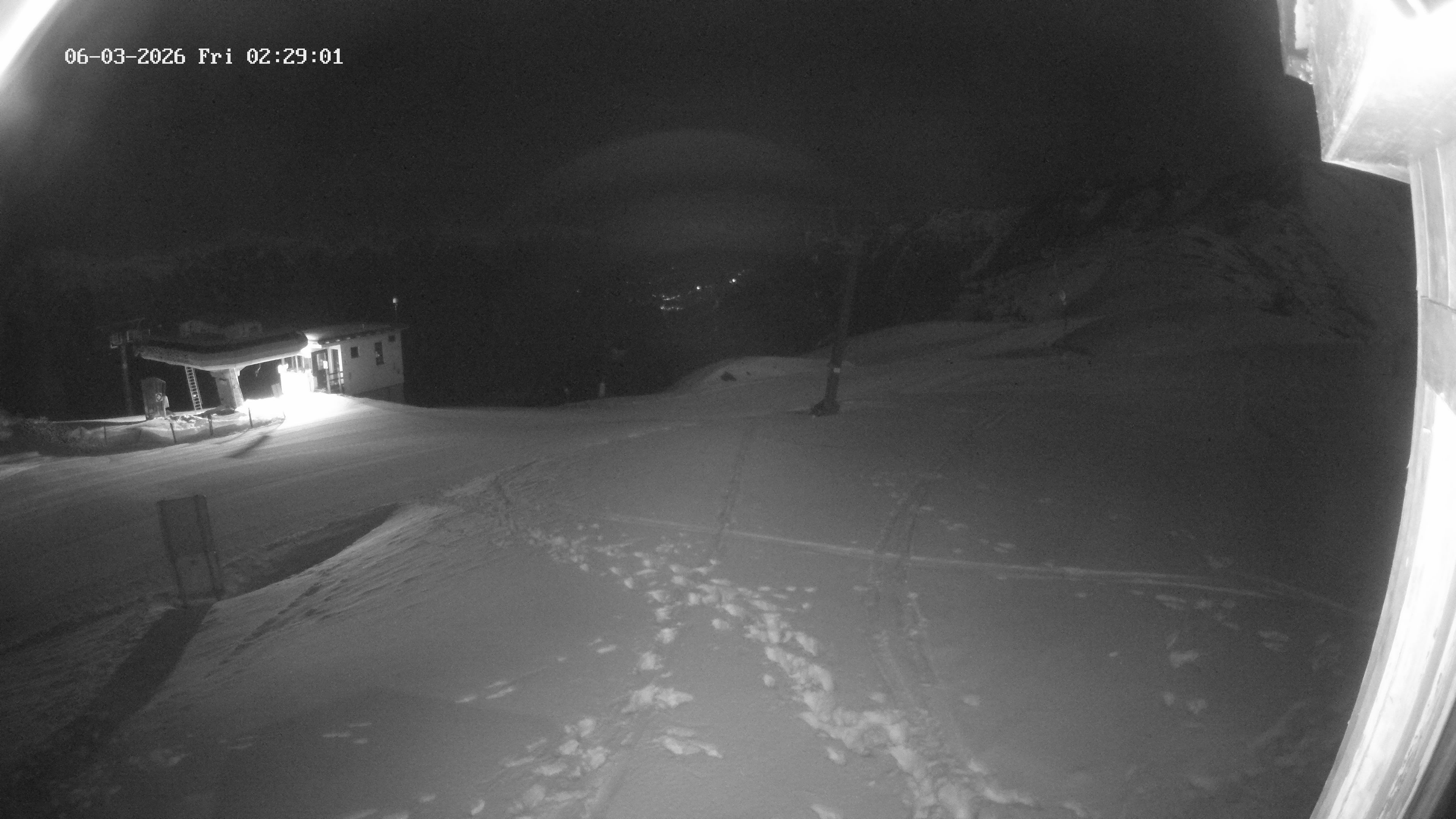 Archived image Webcam Upper Station of the Venetbahn in Landeck