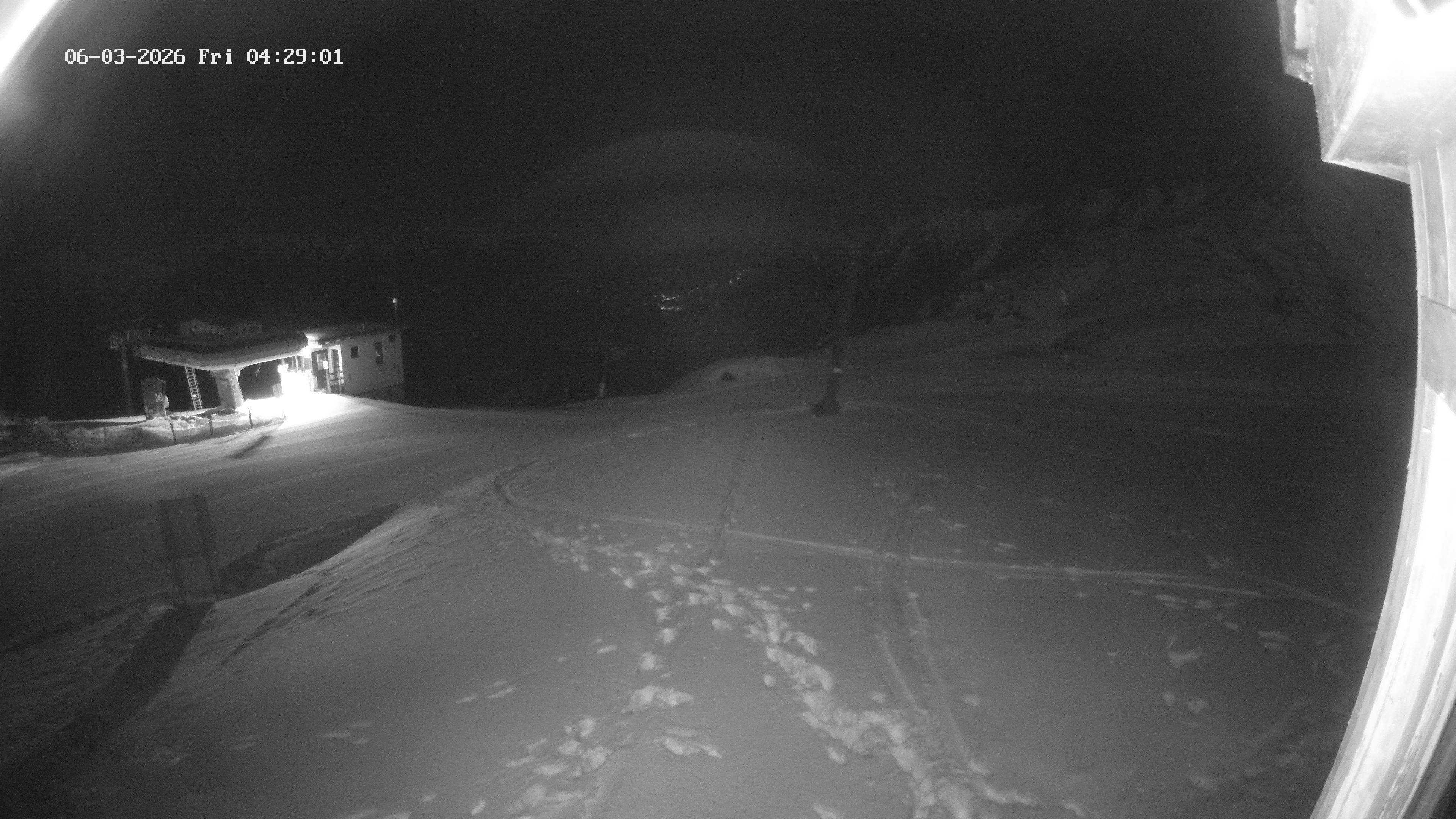 Archived image Webcam Upper Station of the Venetbahn in Landeck
