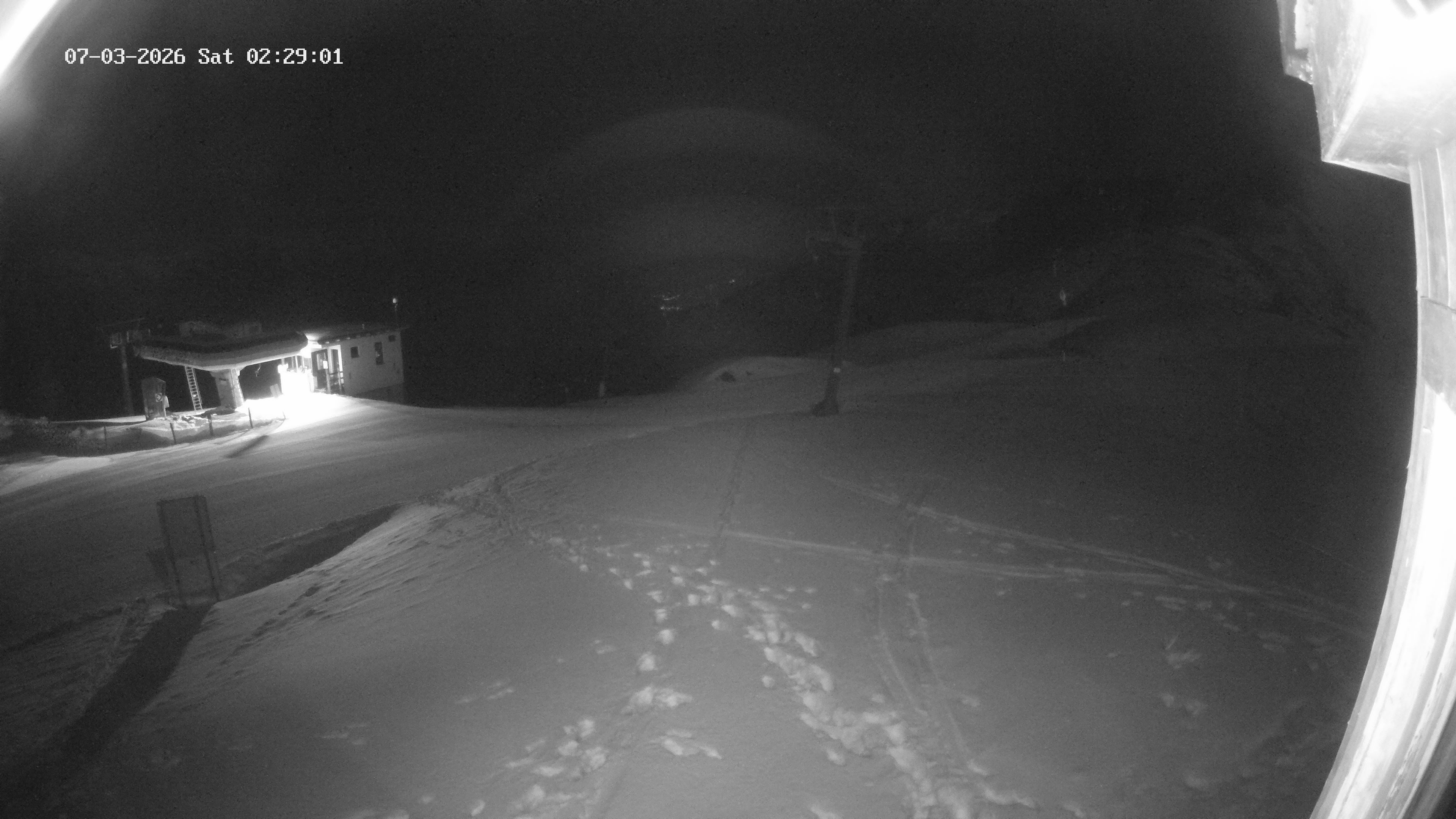 Archived image Webcam Upper Station of the Venetbahn in Landeck