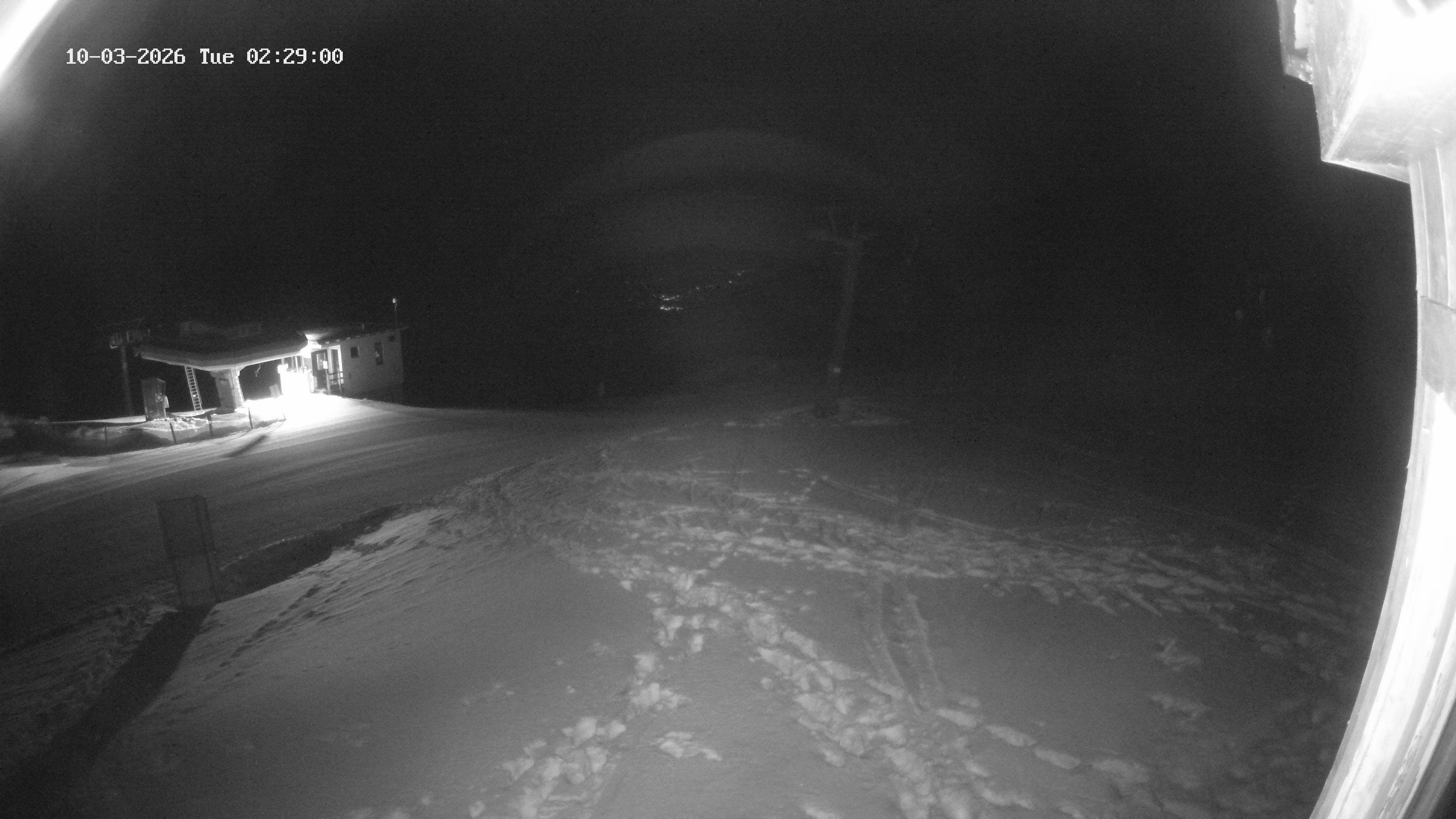 Archived image Webcam Upper Station of the Venetbahn in Landeck