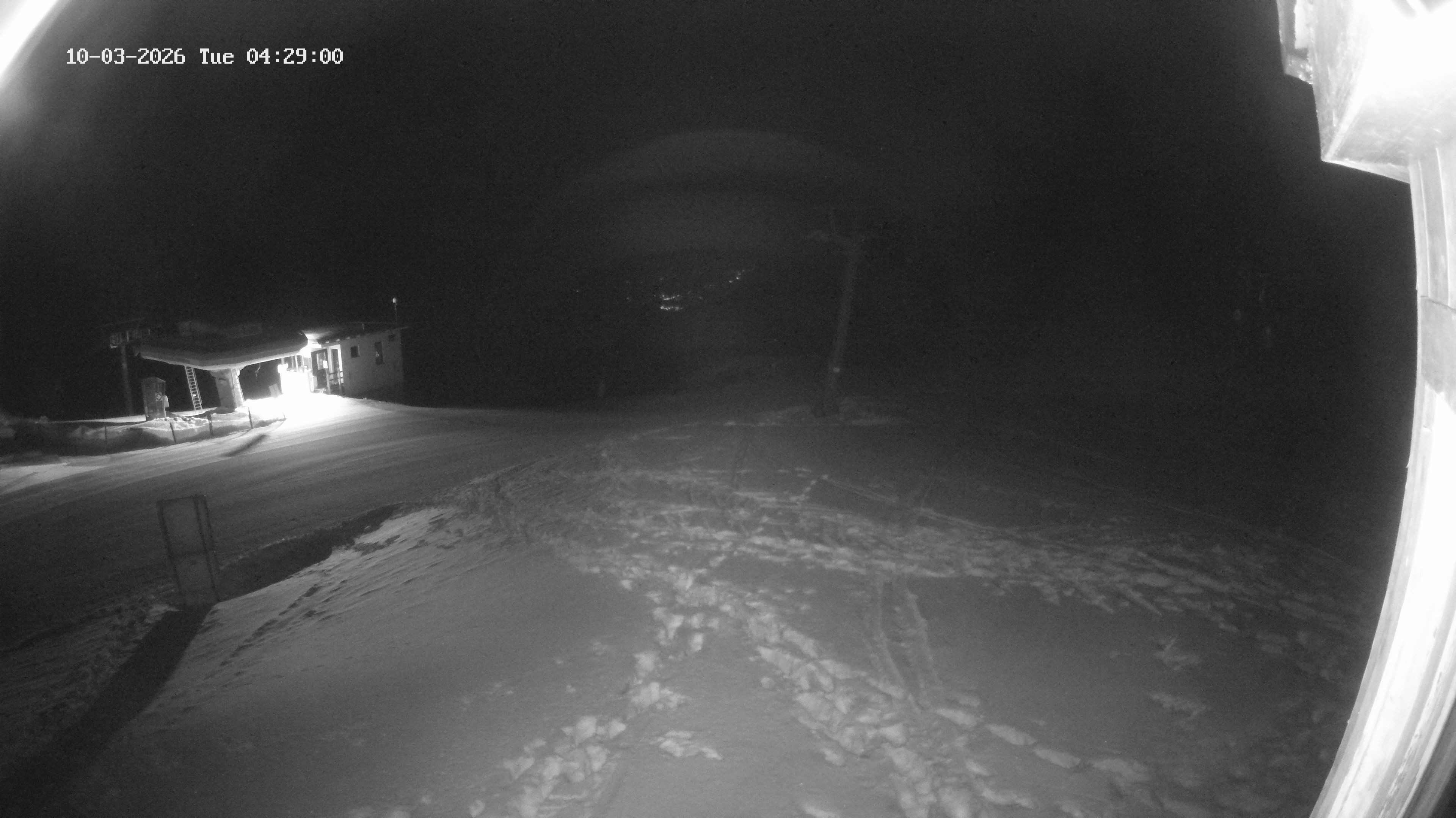 Archived image Webcam Upper Station of the Venetbahn in Landeck
