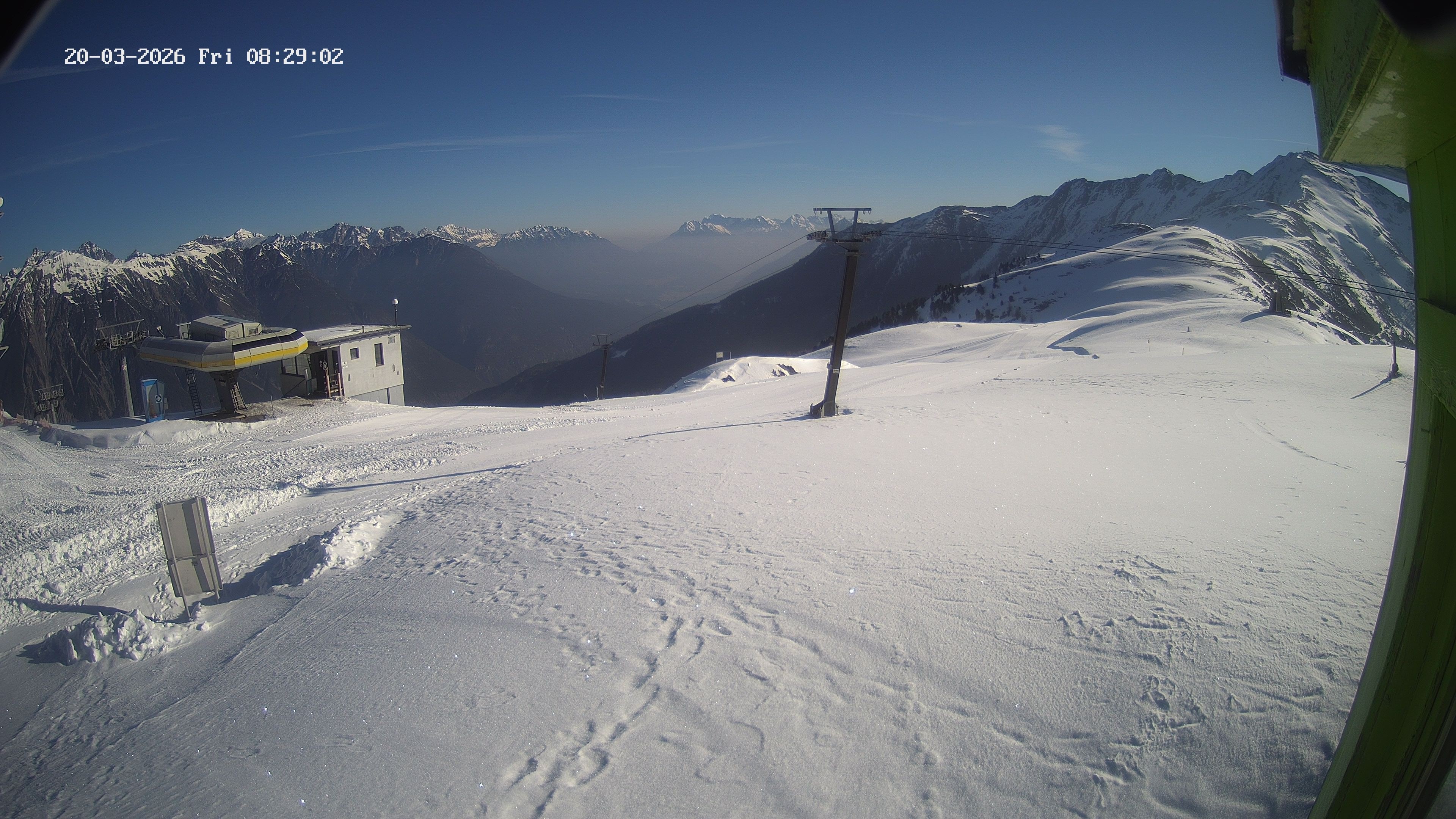 Archived image Webcam Upper Station of the Venetbahn in Landeck