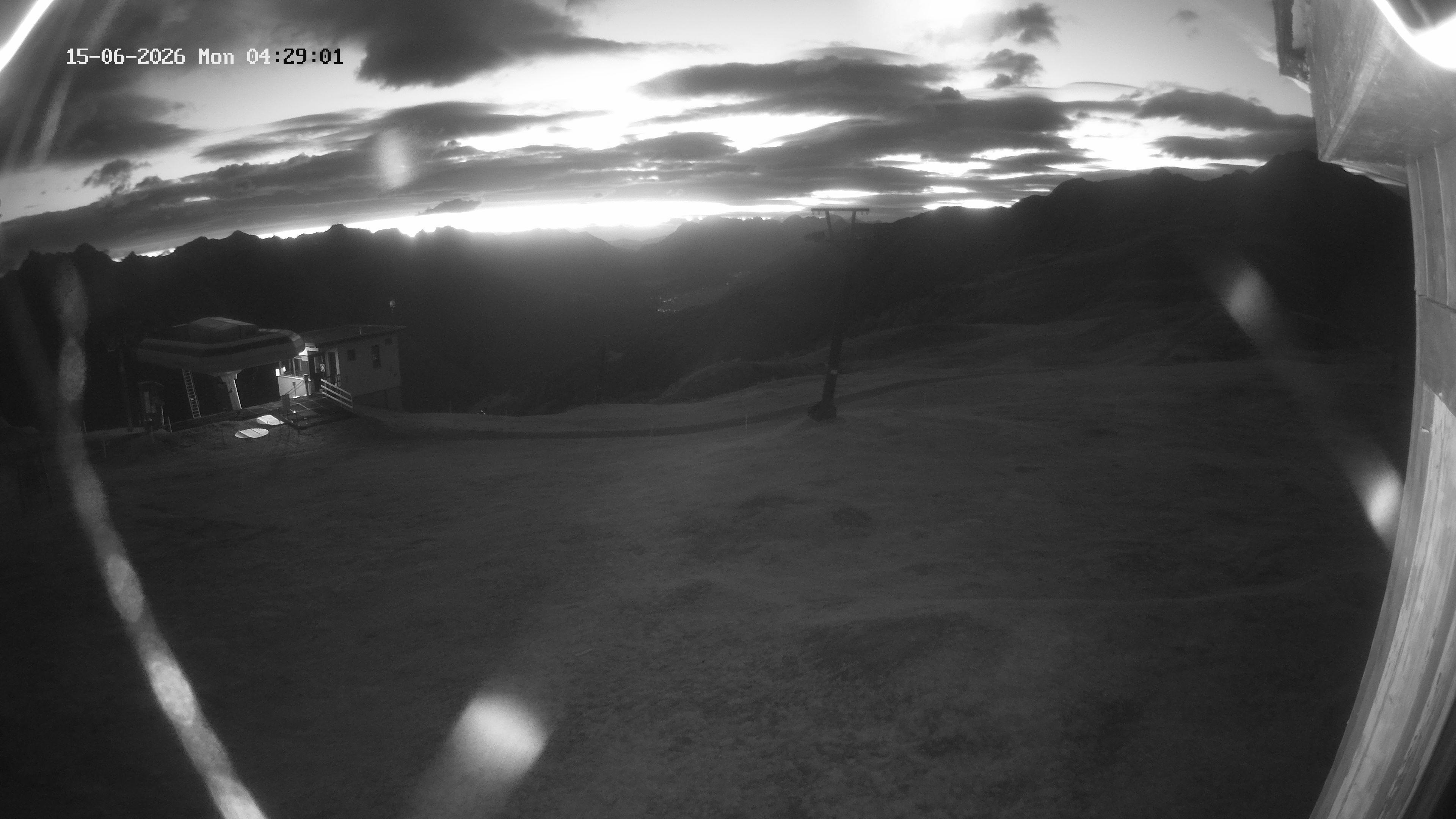 Archiv Foto Webcam Bergstation Venetbahn in Landeck