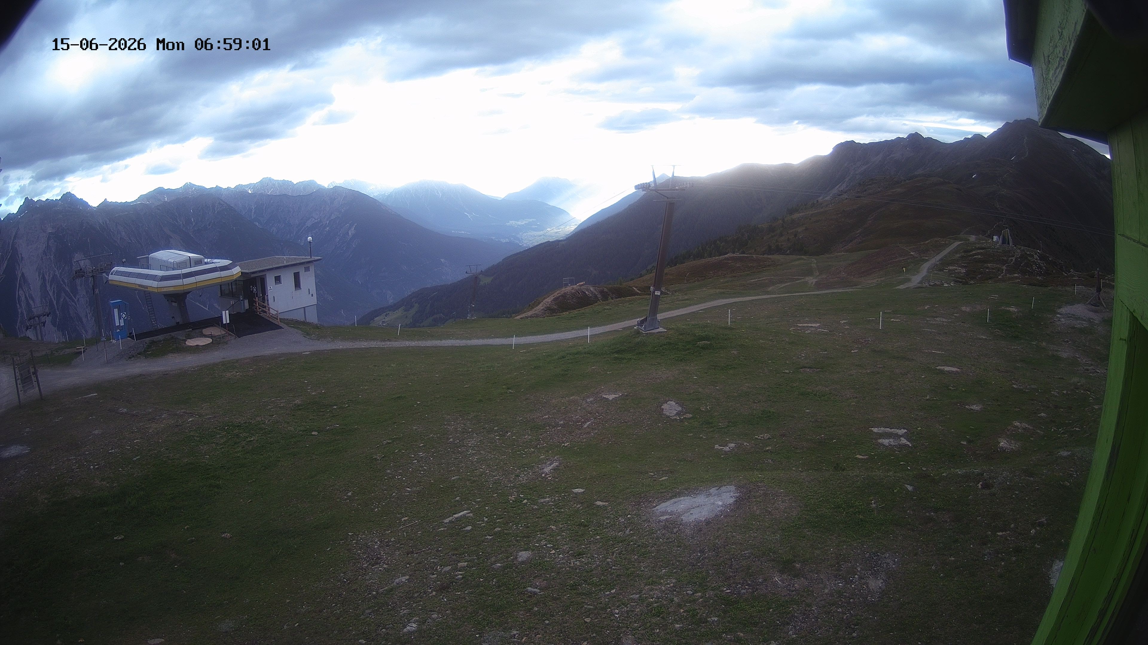 Archiv Foto Webcam Bergstation Venetbahn in Landeck