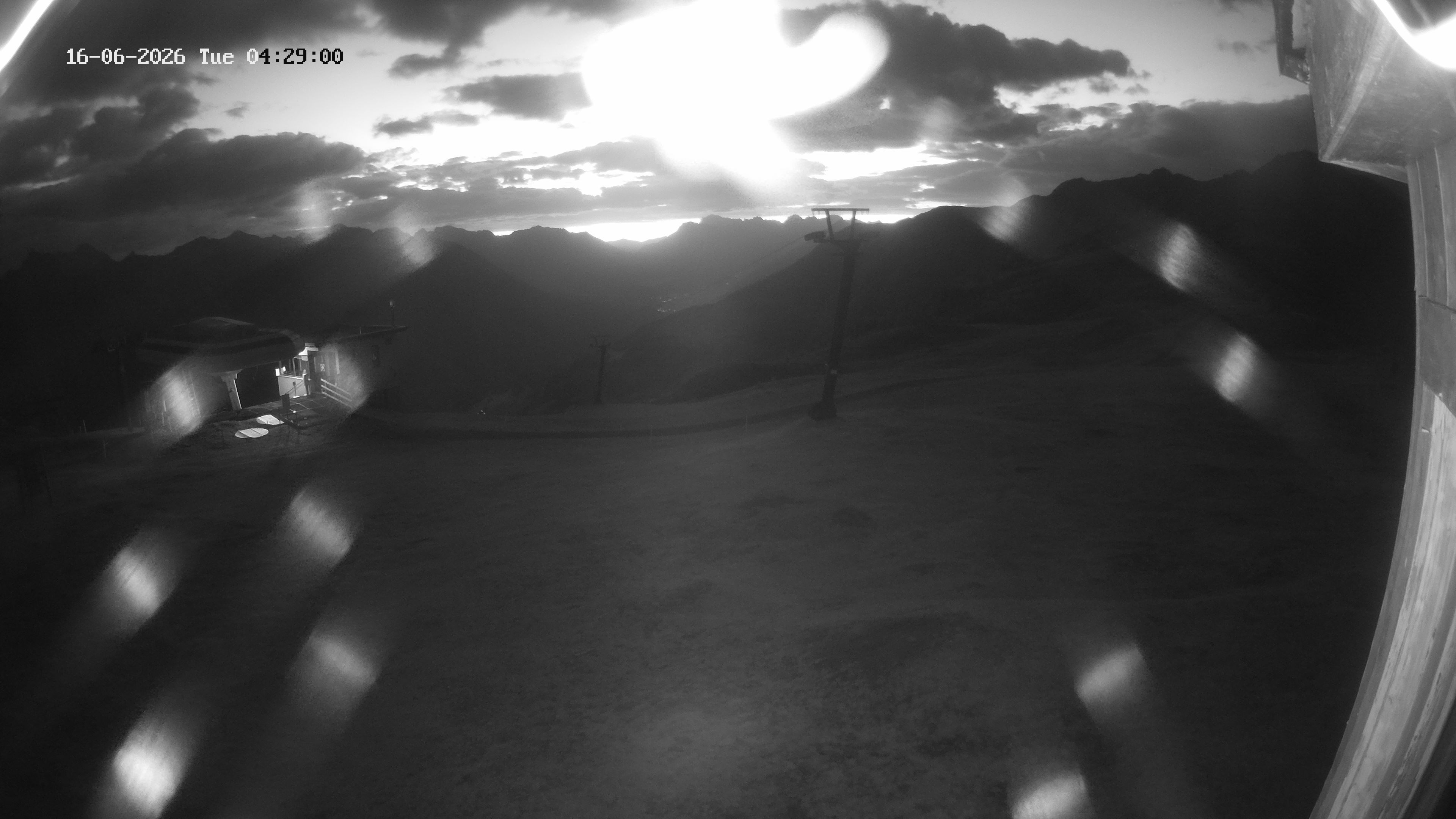 Archiv Foto Webcam Bergstation Venetbahn in Landeck