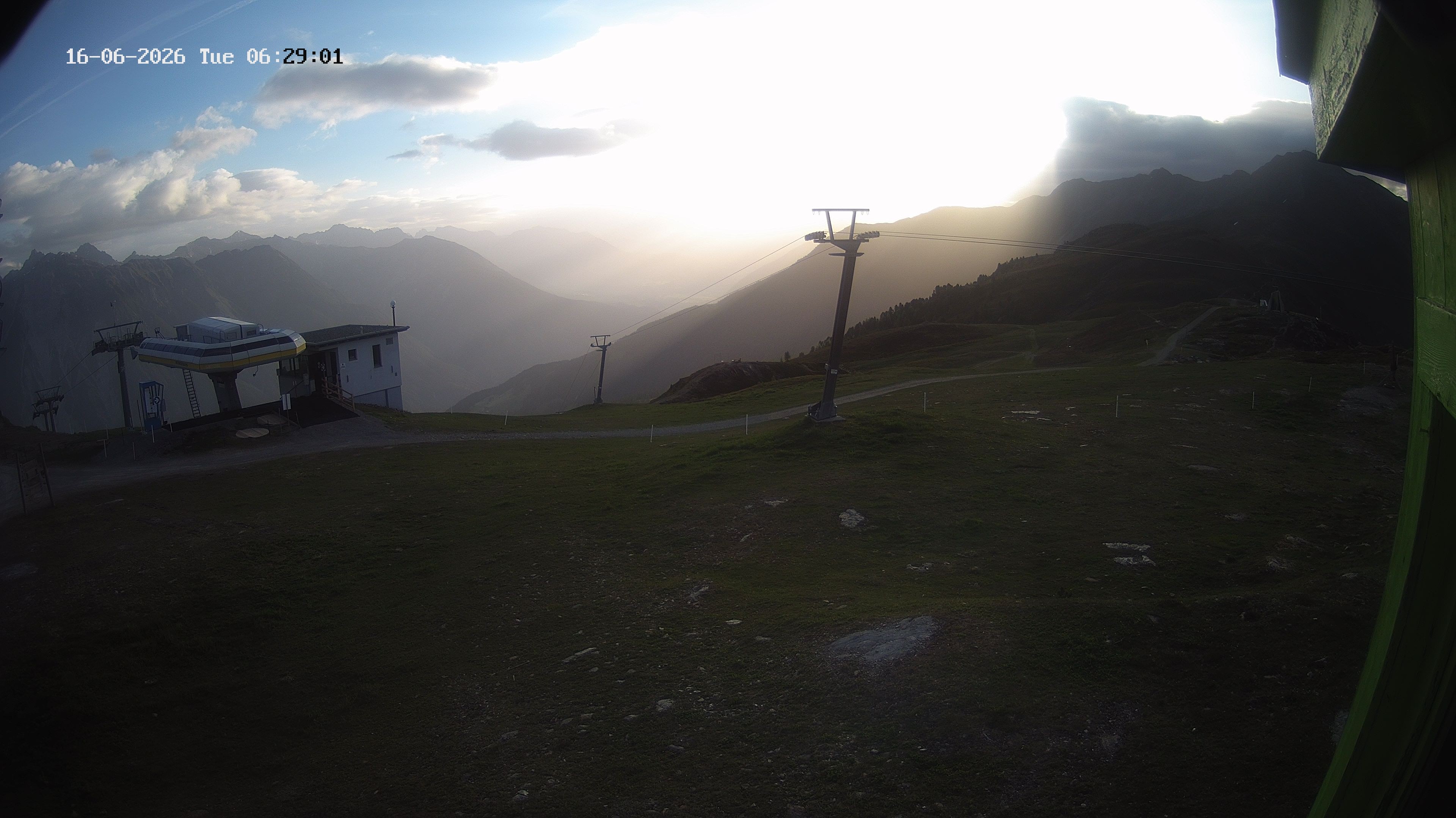 Archiv Foto Webcam Bergstation Venetbahn in Landeck