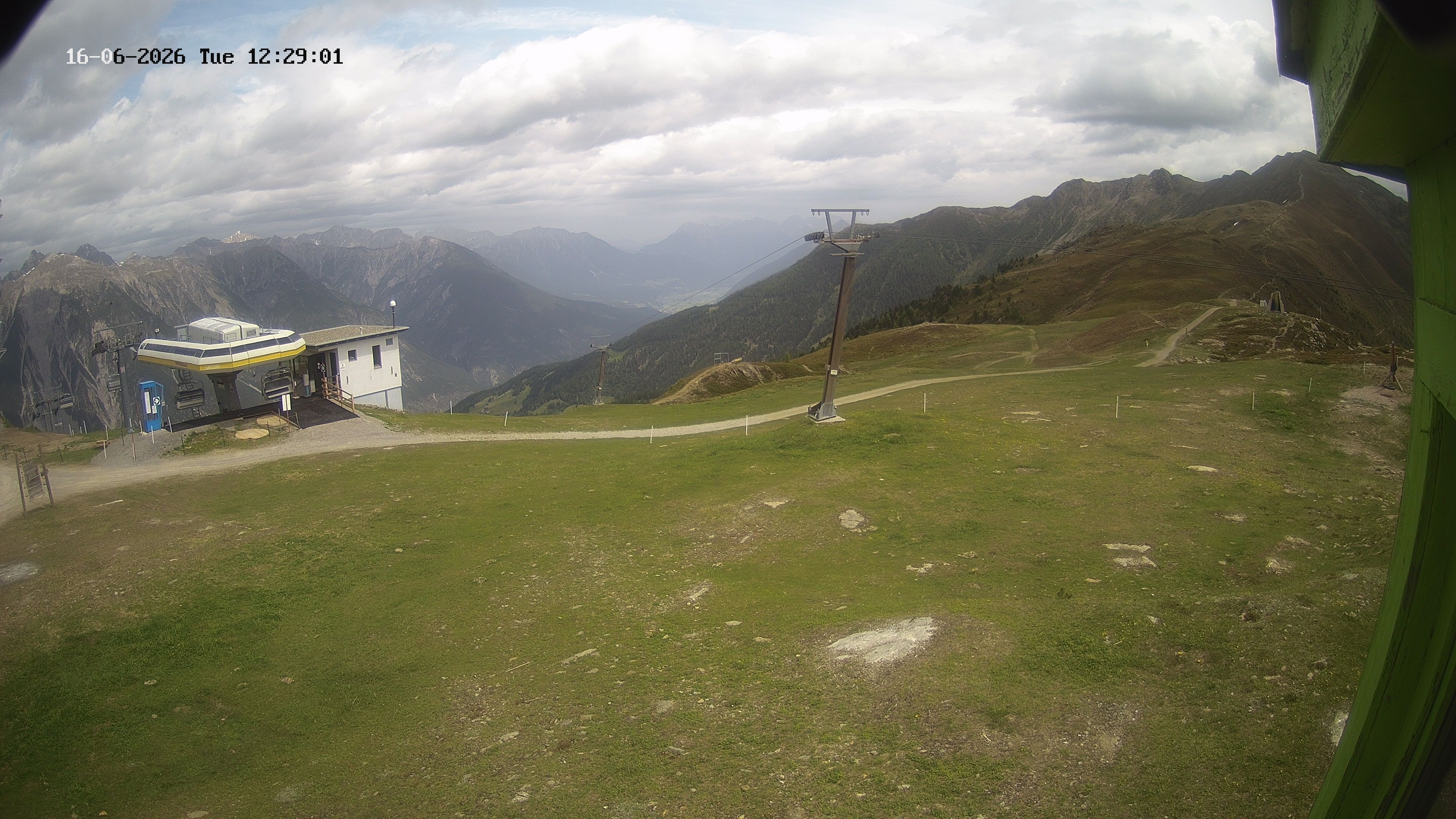 Archiv Foto Webcam Bergstation Venetbahn in Landeck