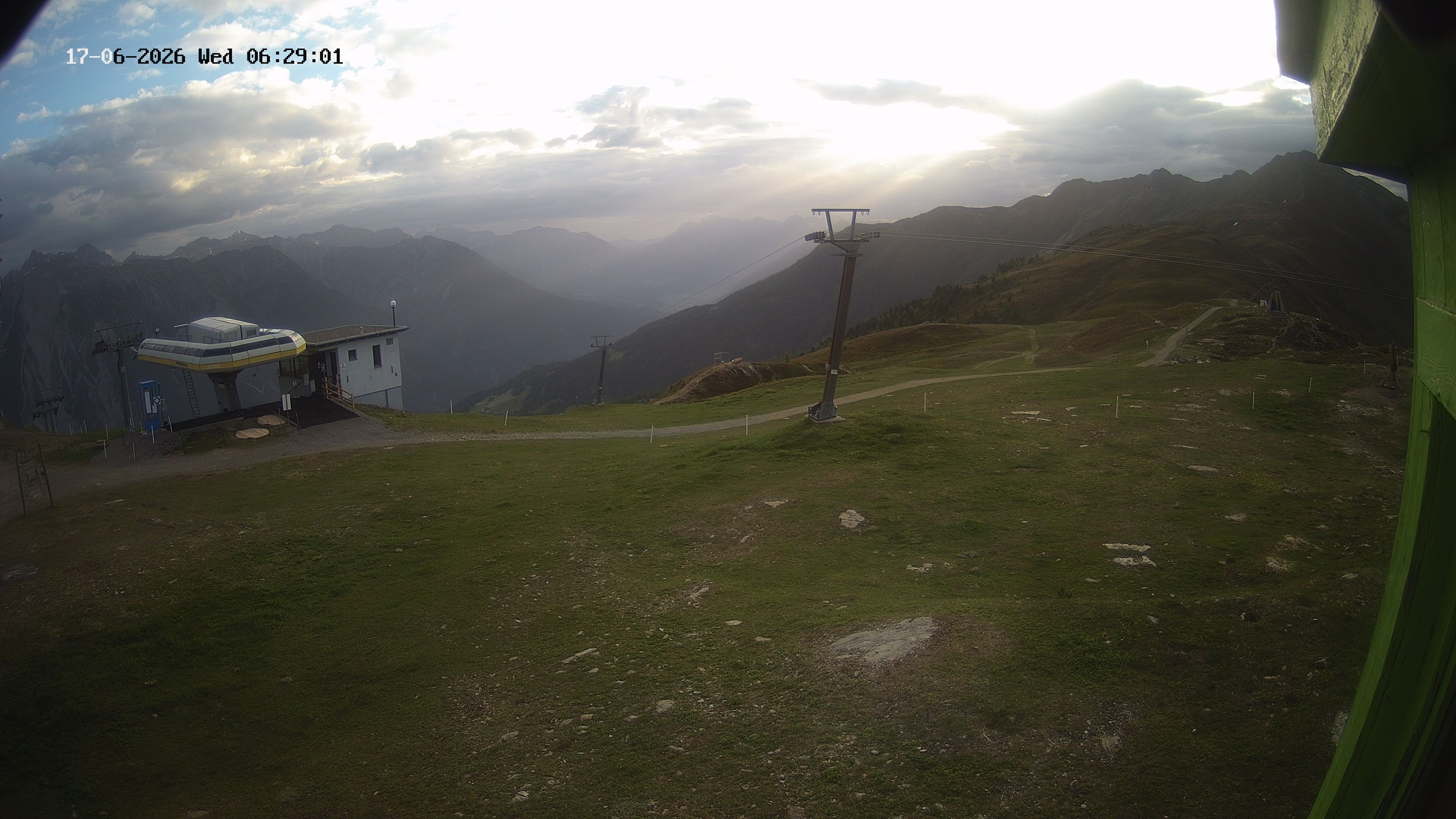 Archiv Foto Webcam Bergstation Venetbahn in Landeck