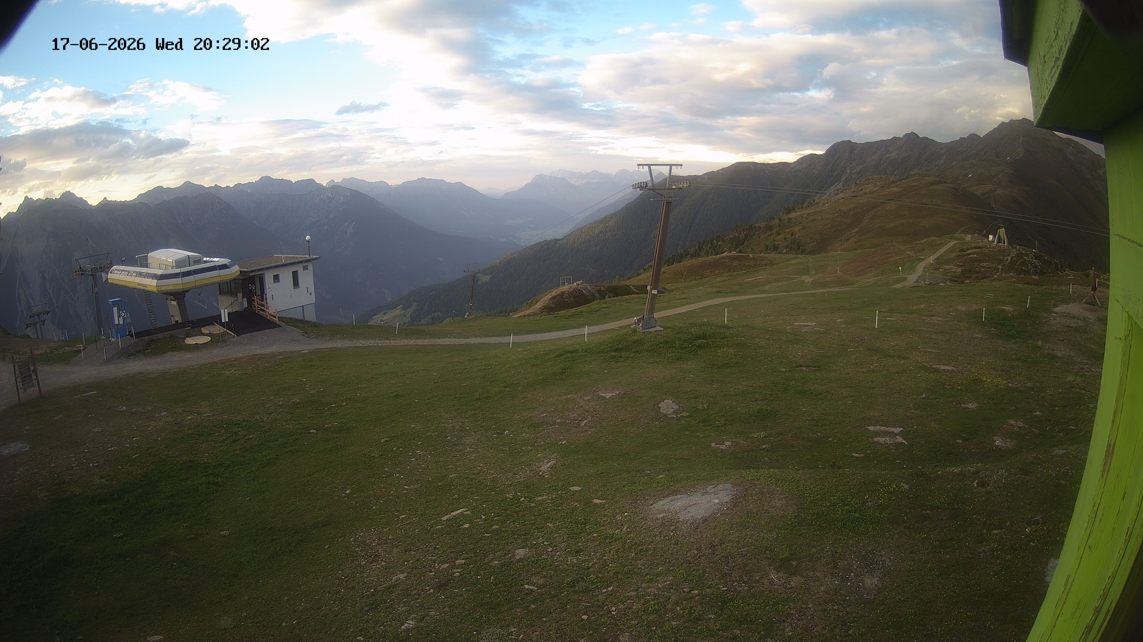 Archiv Foto Webcam Bergstation Venetbahn in Landeck