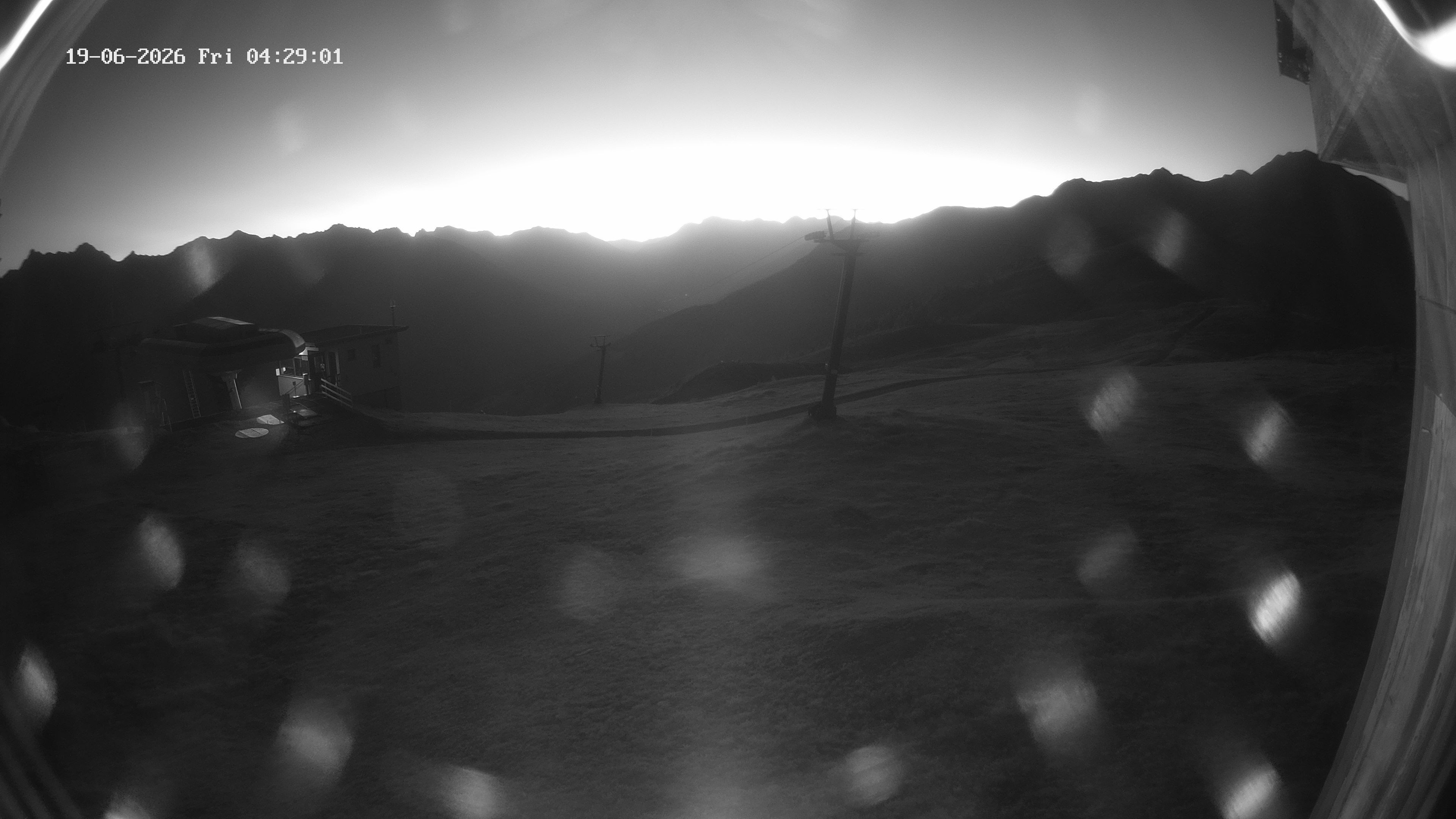 Archiv Foto Webcam Bergstation Venetbahn in Landeck