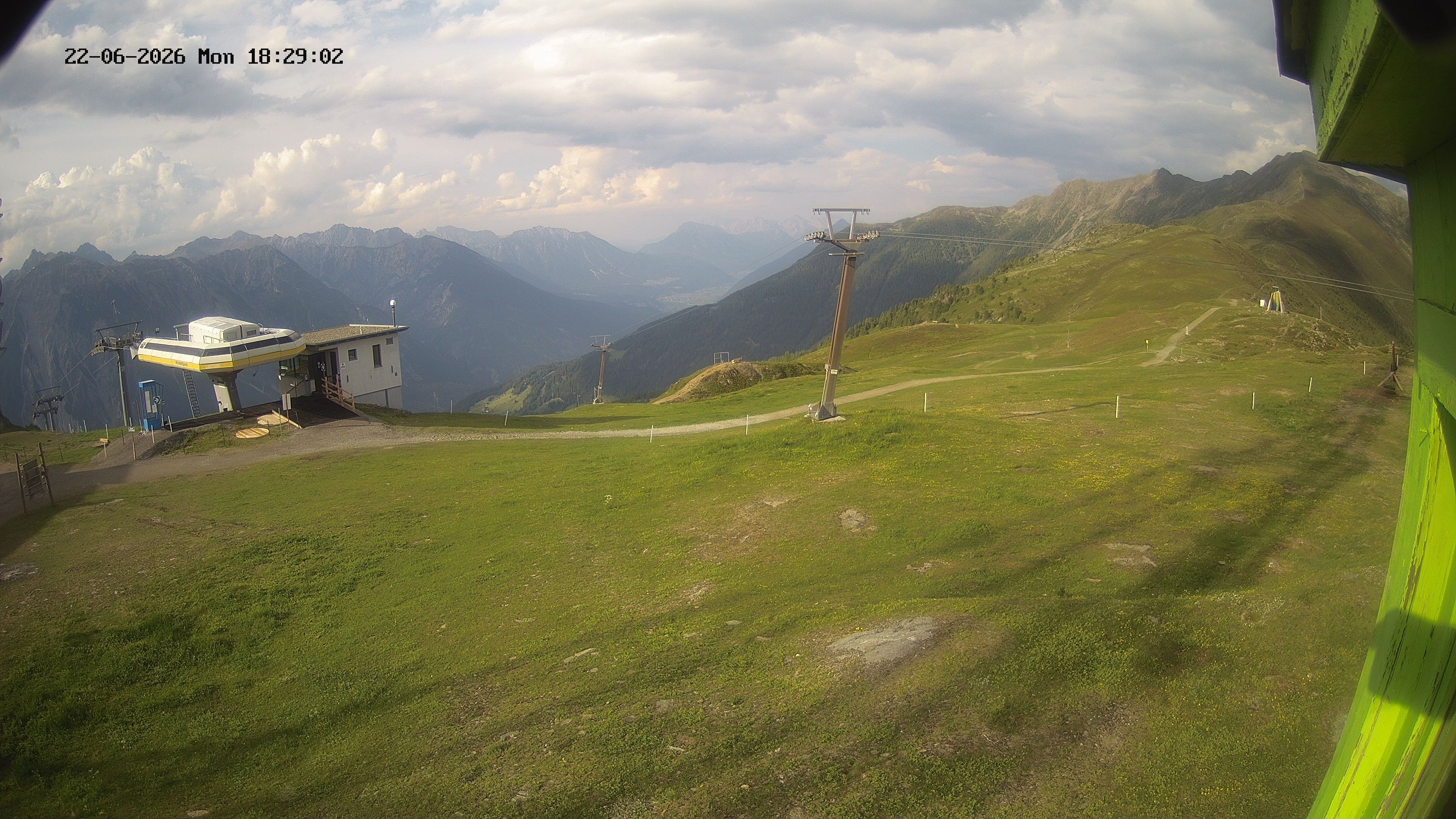 Archiv Foto Webcam Bergstation Venetbahn in Landeck