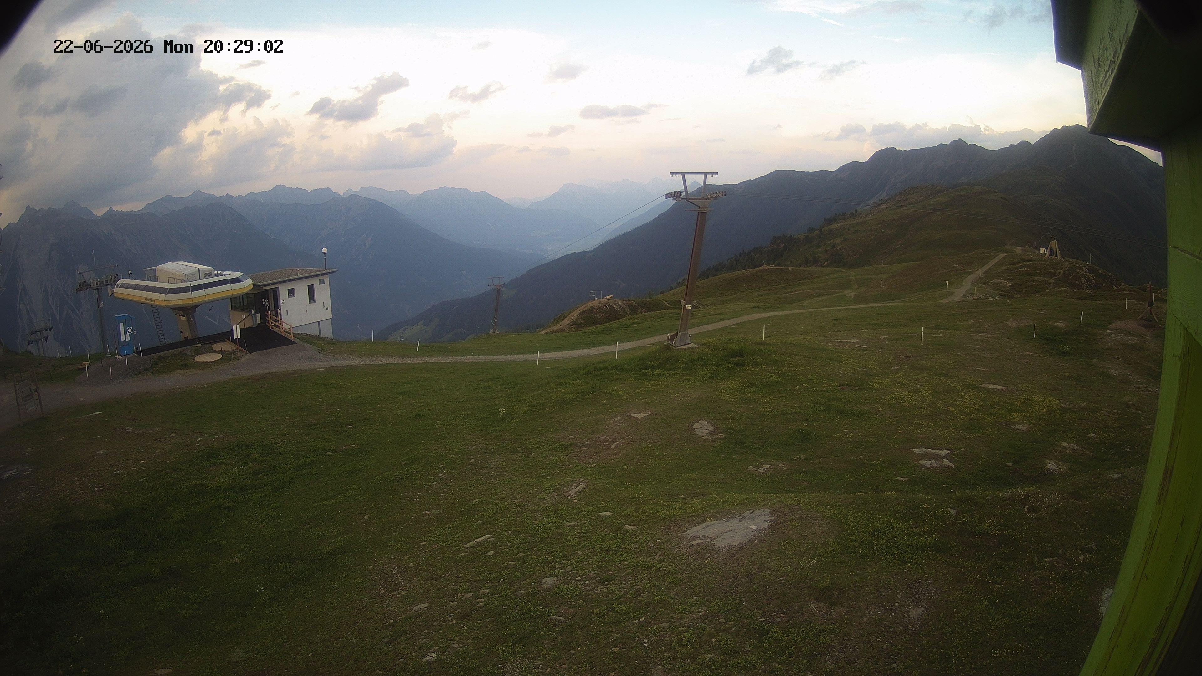 Archiv Foto Webcam Bergstation Venetbahn in Landeck