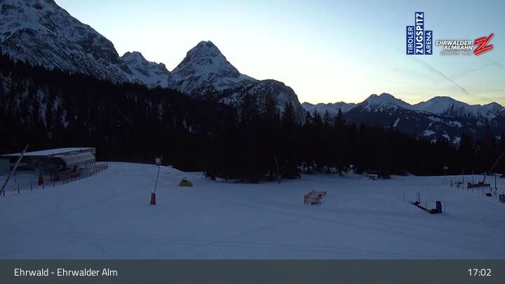 Archiv Foto Webcam Sicht auf das Kinderland an der Ehrwalder Alm