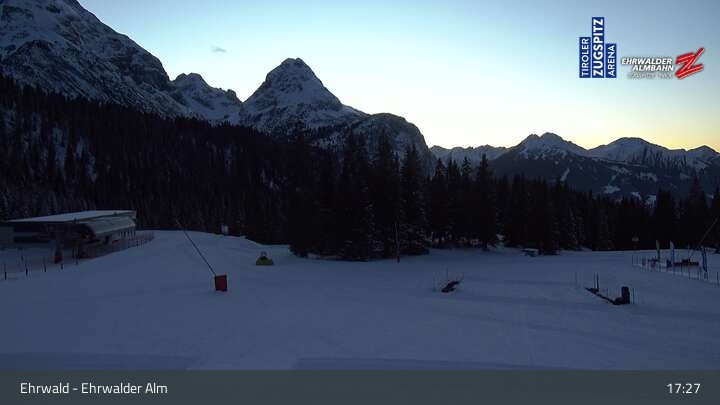 Archiv Foto Webcam Sicht auf das Kinderland an der Ehrwalder Alm