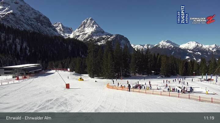 Archiv Foto Webcam Sicht auf das Kinderland an der Ehrwalder Alm