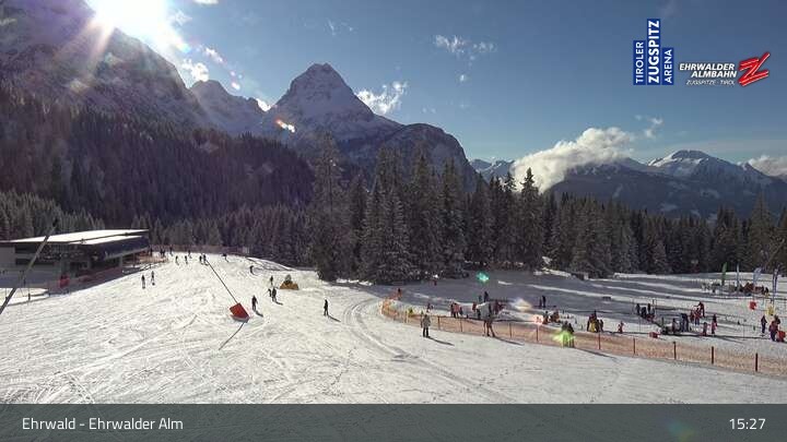 Archiv Foto Webcam Sicht auf das Kinderland an der Ehrwalder Alm