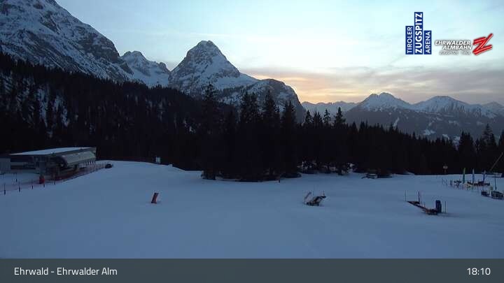 Archiv Foto Webcam Sicht auf das Kinderland an der Ehrwalder Alm