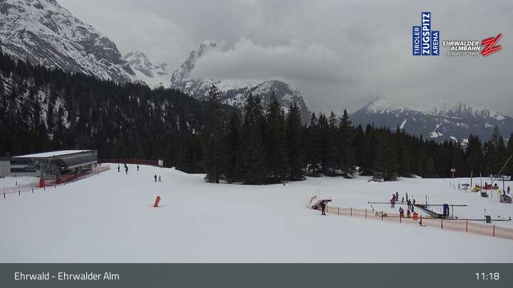 Archiv Foto Webcam Sicht auf das Kinderland an der Ehrwalder Alm