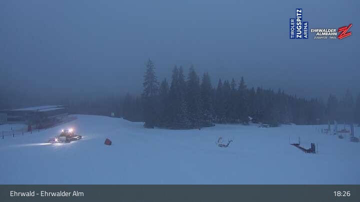 Archiv Foto Webcam Sicht auf das Kinderland an der Ehrwalder Alm