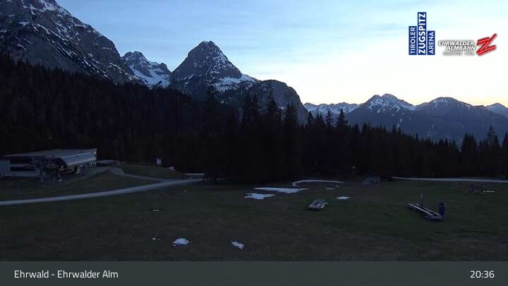 Archiv Foto Webcam Sicht auf das Kinderland an der Ehrwalder Alm