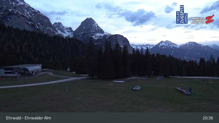 Archiv Foto Webcam Sicht auf das Kinderland an der Ehrwalder Alm