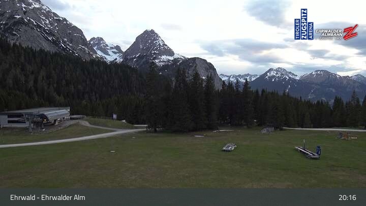 Archiv Foto Webcam Sicht auf das Kinderland an der Ehrwalder Alm