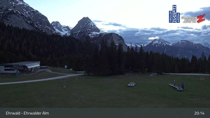 Archiv Foto Webcam Sicht auf das Kinderland an der Ehrwalder Alm