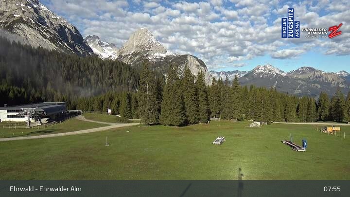 Archiv Foto Webcam Sicht auf das Kinderland an der Ehrwalder Alm