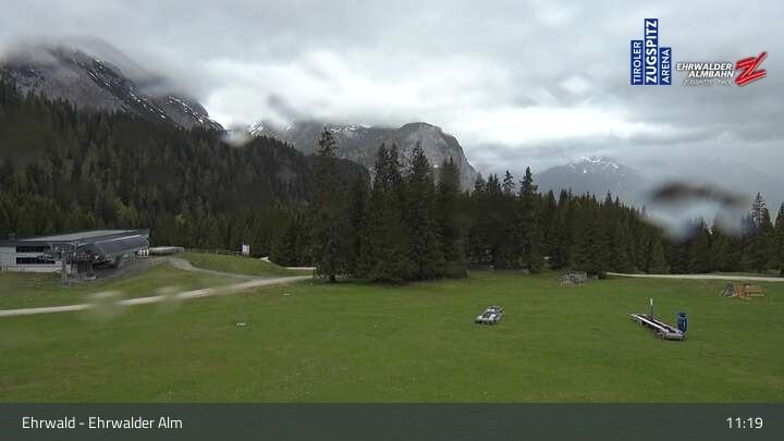 Archiv Foto Webcam Sicht auf das Kinderland an der Ehrwalder Alm