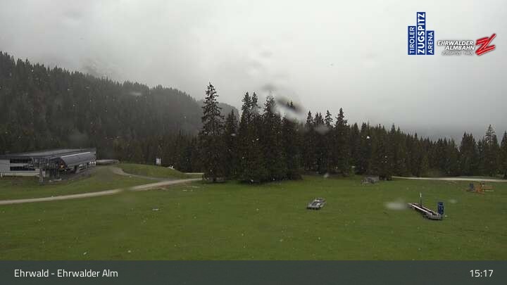 Archiv Foto Webcam Sicht auf das Kinderland an der Ehrwalder Alm