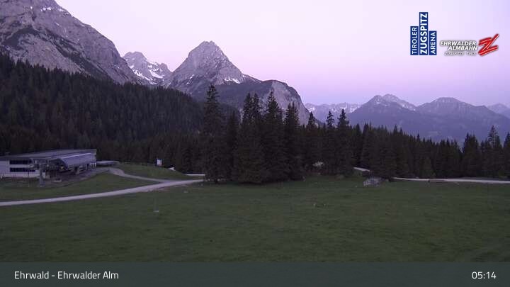 Archiv Foto Webcam Sicht auf das Kinderland an der Ehrwalder Alm