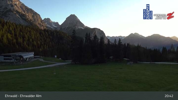 Archiv Foto Webcam Sicht auf das Kinderland an der Ehrwalder Alm